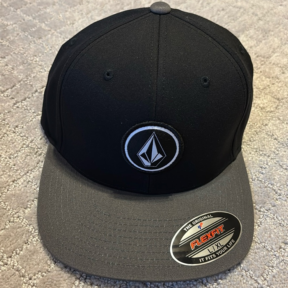 Volcom Fitted Hat - Picture 5 of 9